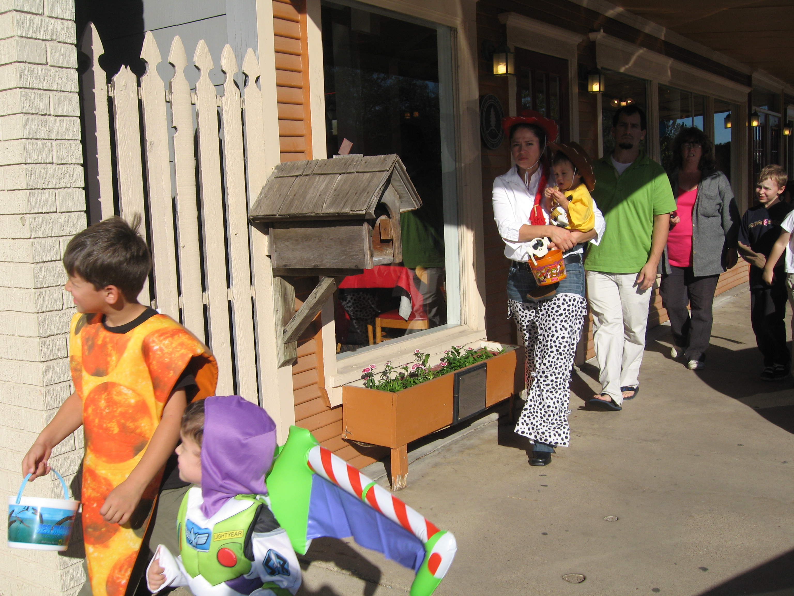 scare on the square 085